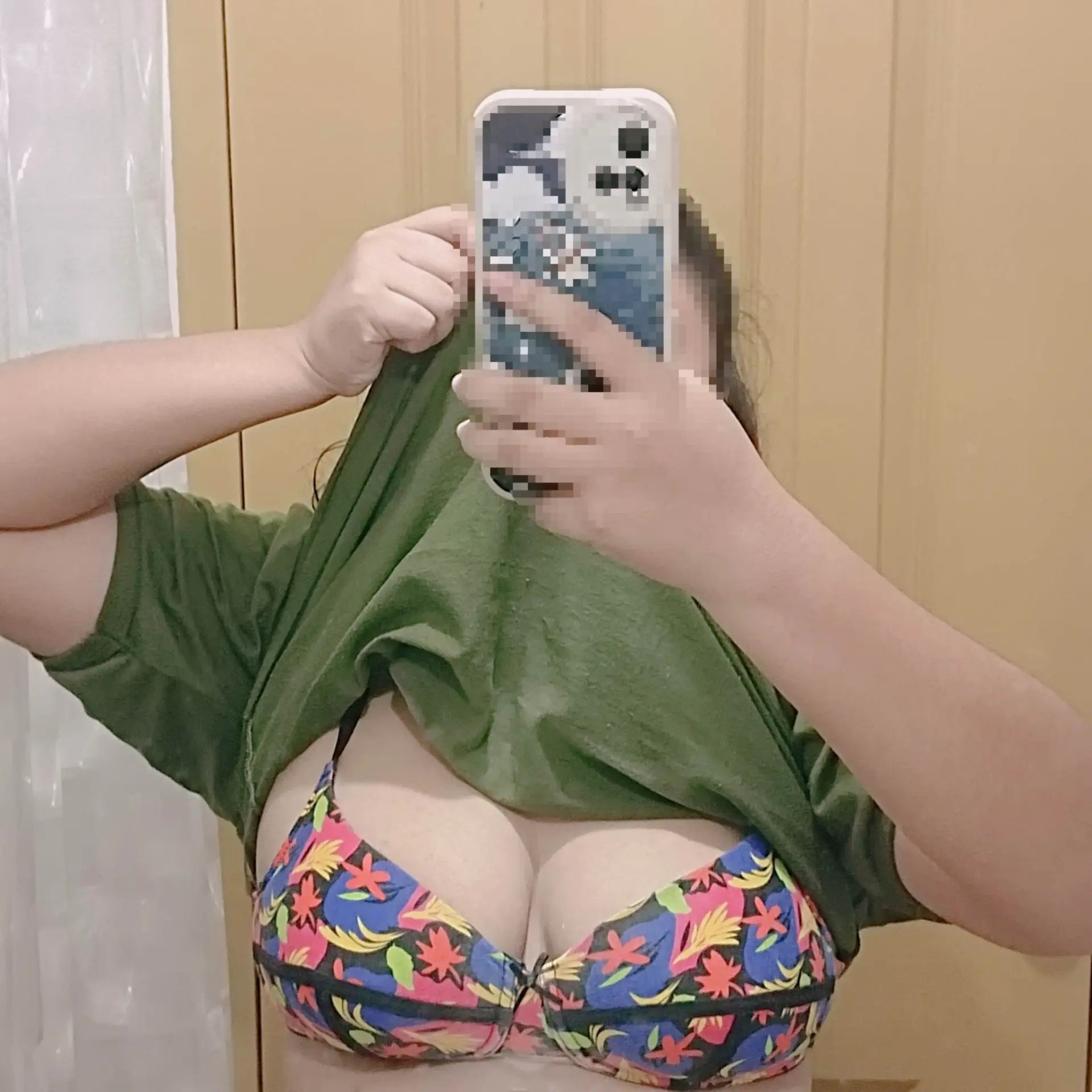 (Perso)BI na nagkagusto sakin, nagpakita ng nilalaman sa fitting room