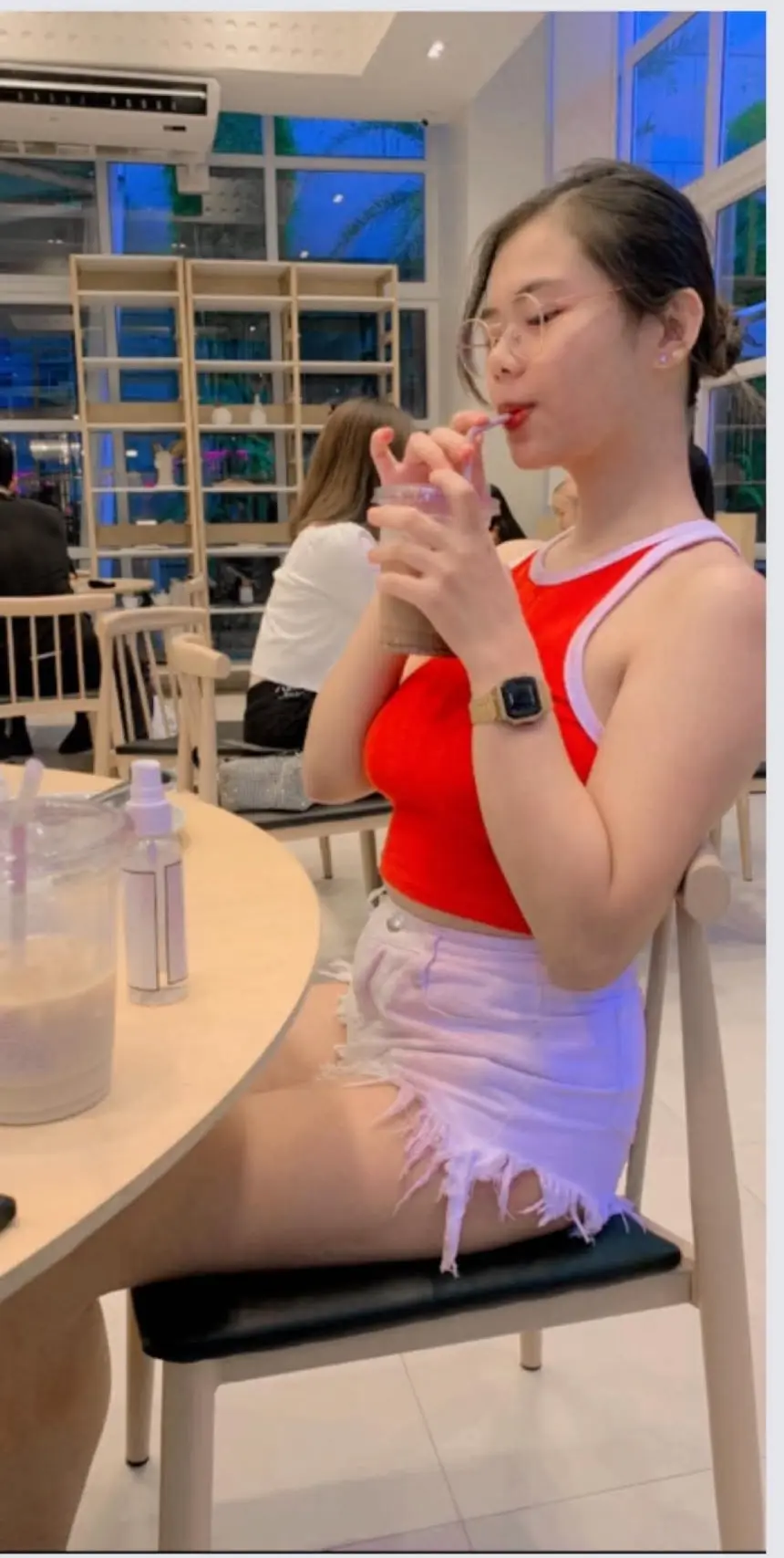 Fine shyt looks good in red