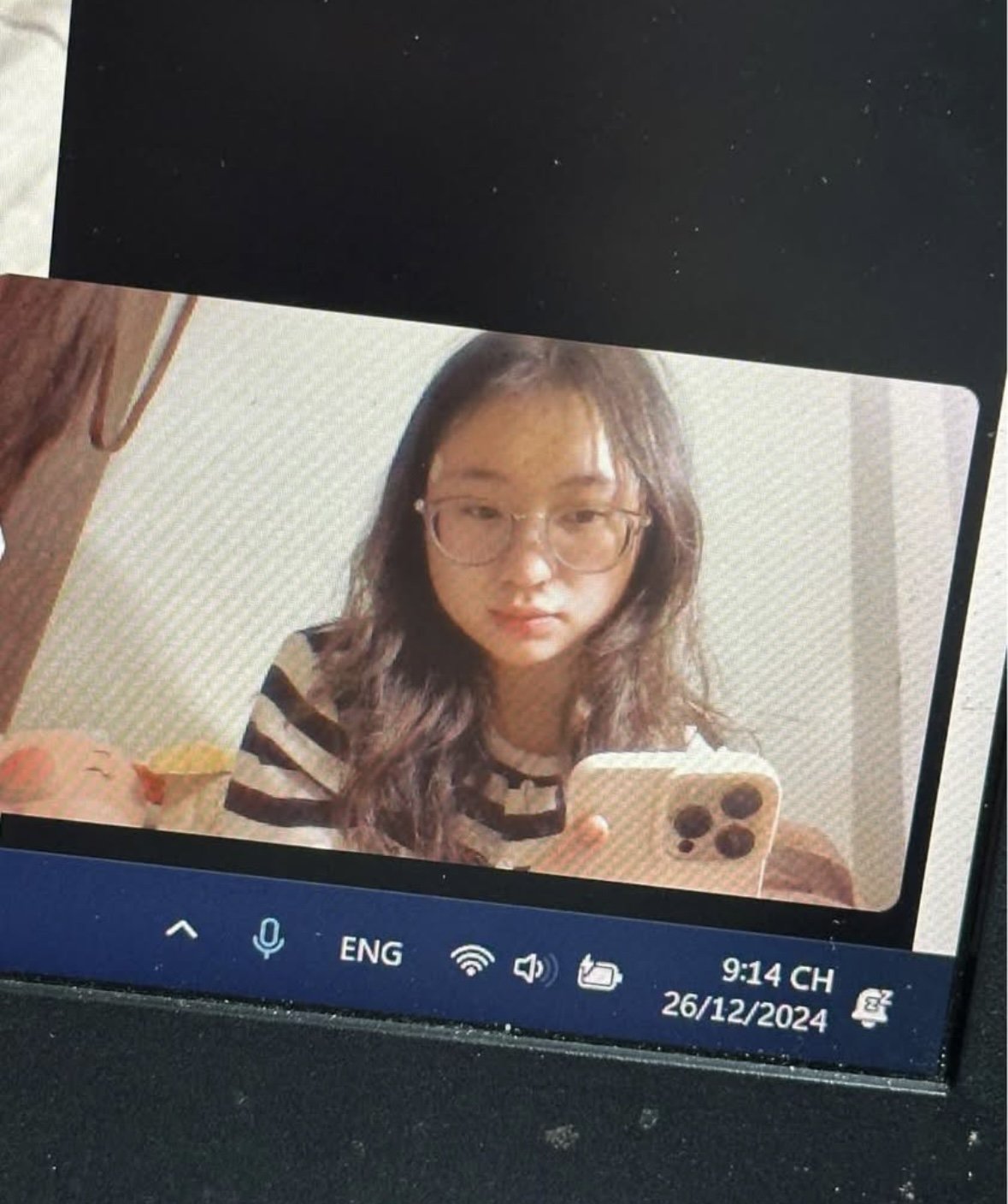 4iu45W17.jpg
