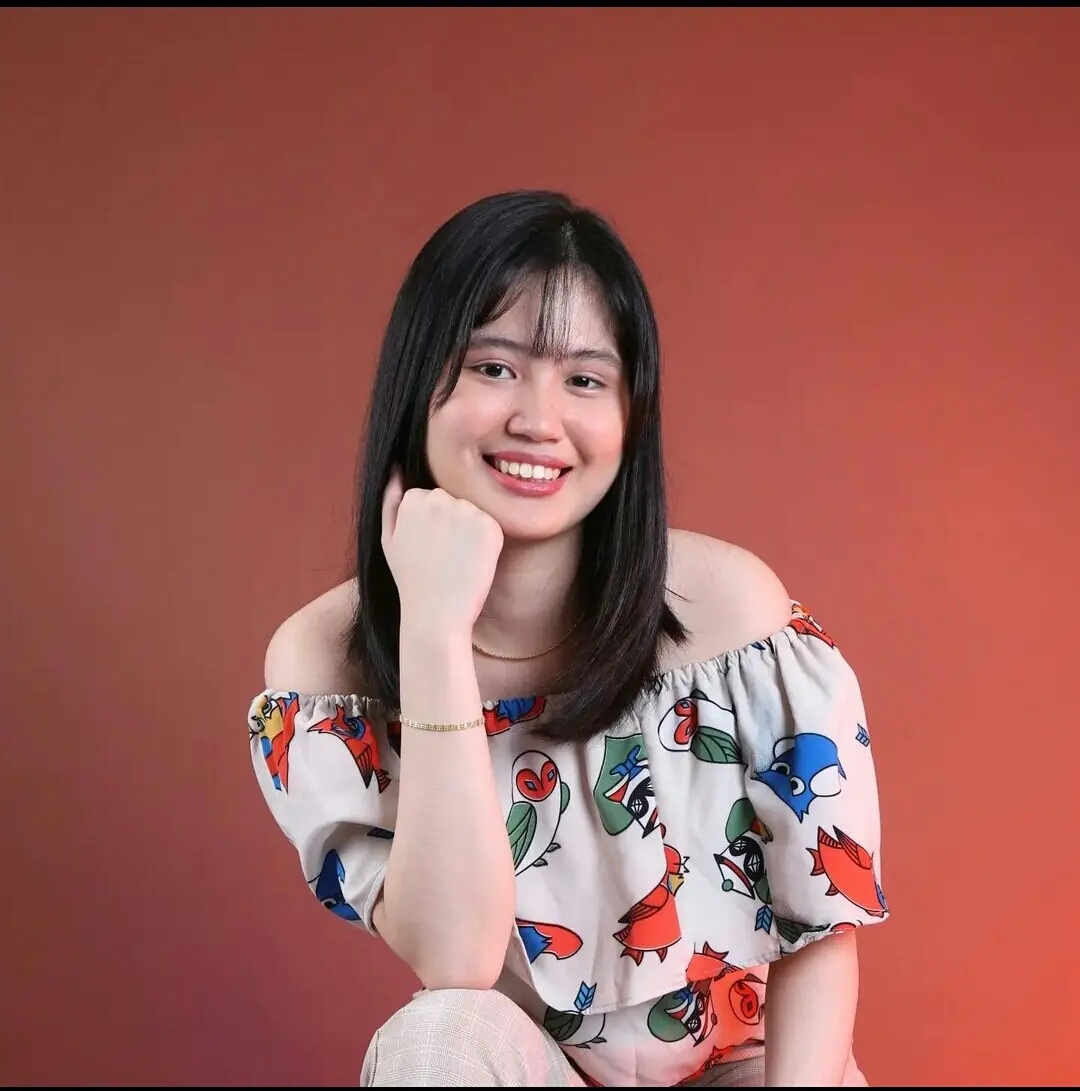 green school chinita @daniica_ng.webp