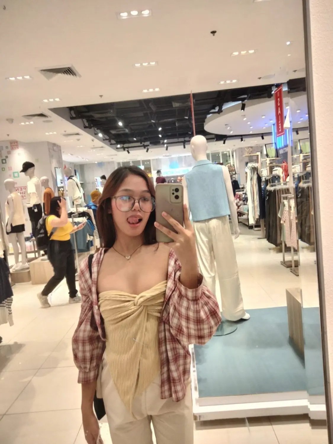 Y9GWvrw6.webp