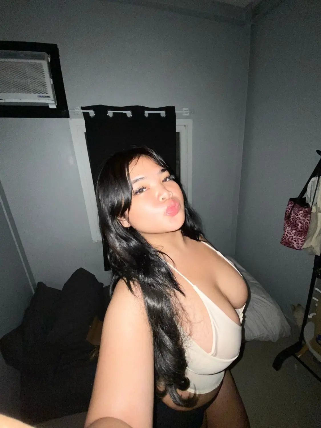Hot asian chubby pinay faithy Nicole from Manila touching herself _4D3TUaMh.webp