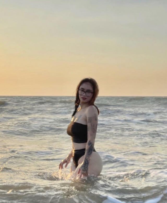 pinayinswimsuit